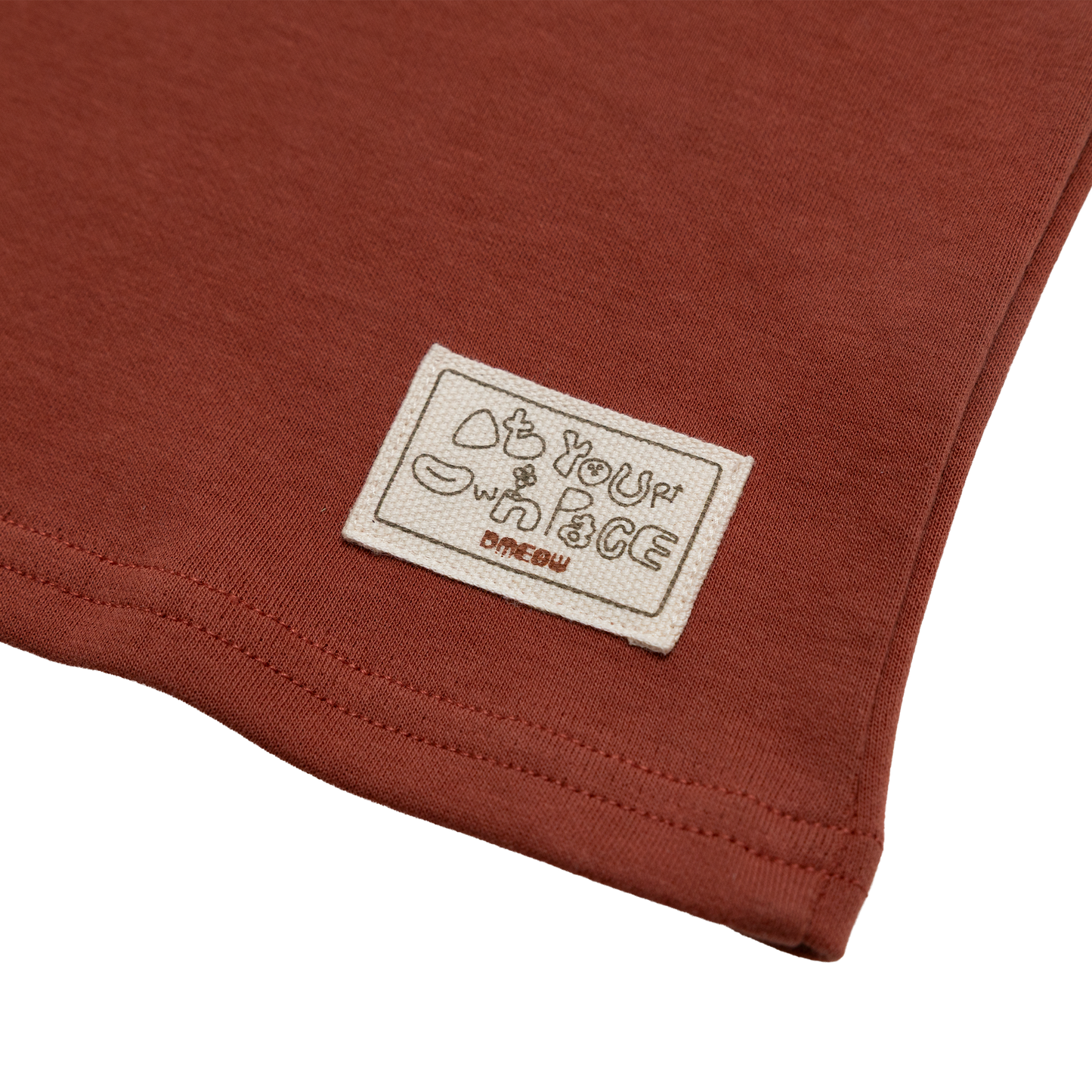 Dmeow-Go-Round Tee • Red