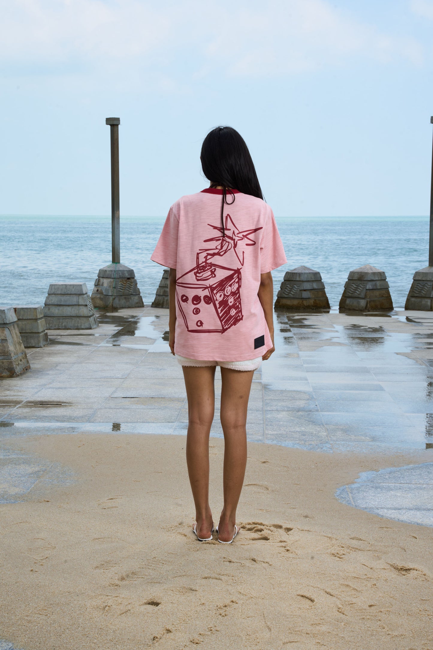 SCRIBBLE LOGO TEE Red