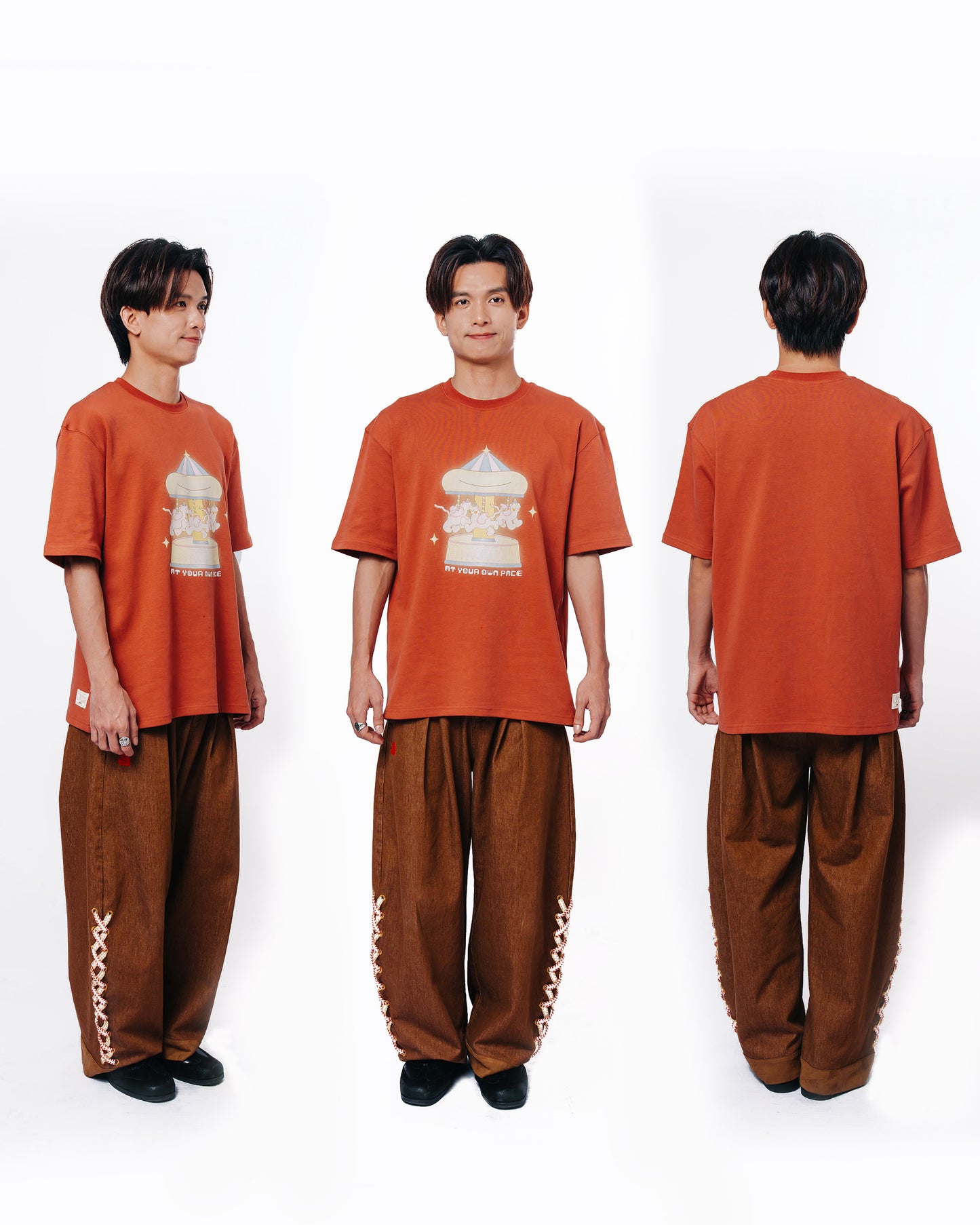 Dmeow-Go-Round Tee • Red