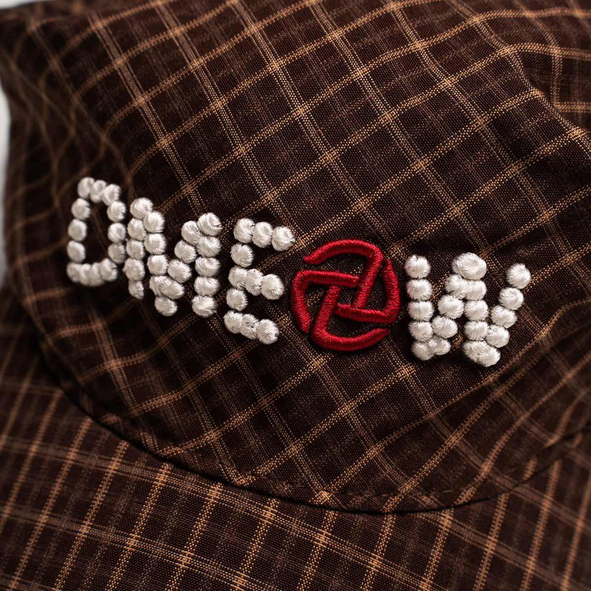 STUDDED LOGO CAP Brown
