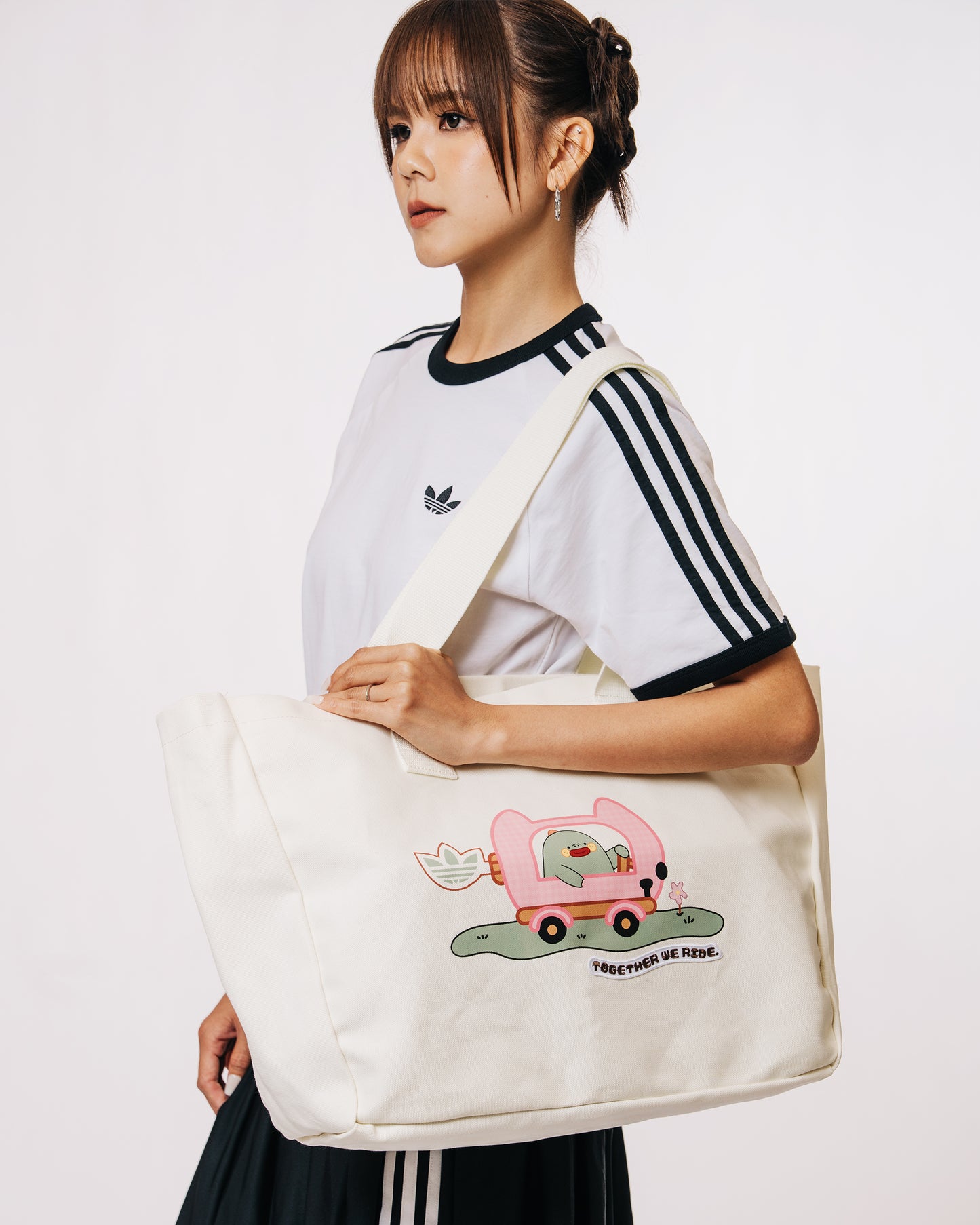 adidas | Dmeow Shopper